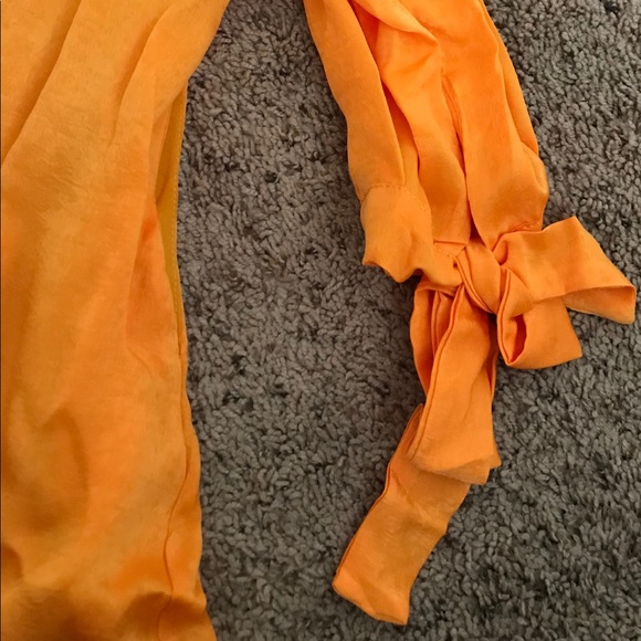 🎊HP🎉Gorgeous Gold dress - Picture 6 of 8